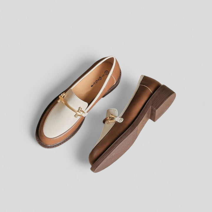 Nélida | Moccasin