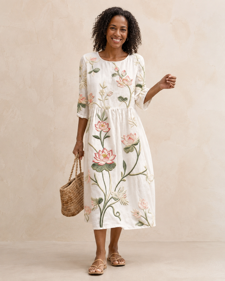 Robyn | Dress with Plant and Flower Embroidery